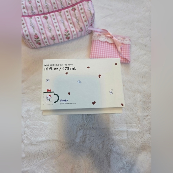 Starbucks × Hello Kitty Ribbon Mug – Limited Edition 15oz BNIB - Picture 7 of 8
